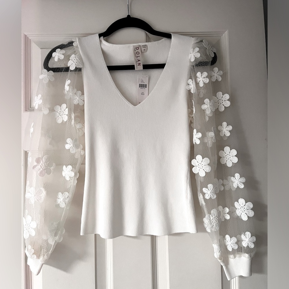 🤍Anthropologie NWT white top size XXS🤍